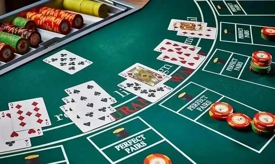 Simbol Wild dan Scatter di Jewels of Prosperity